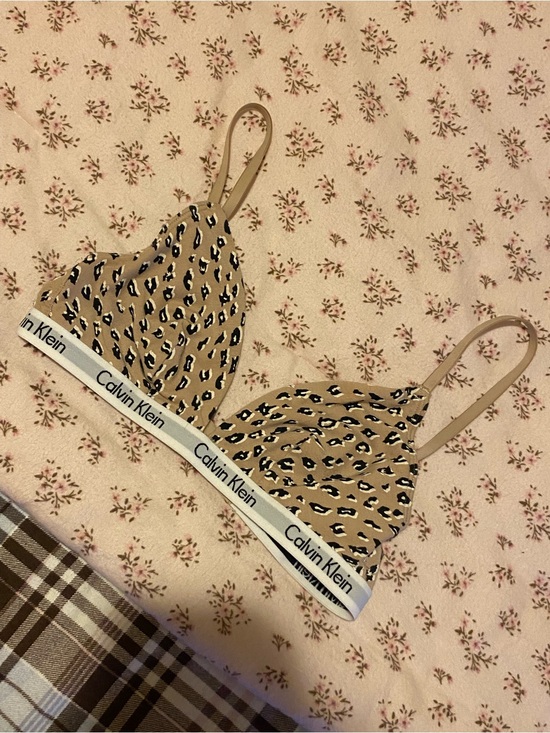 Calvin Klein Other - Calvin Klein Leopard-Print Triangle Bralette - Size Small